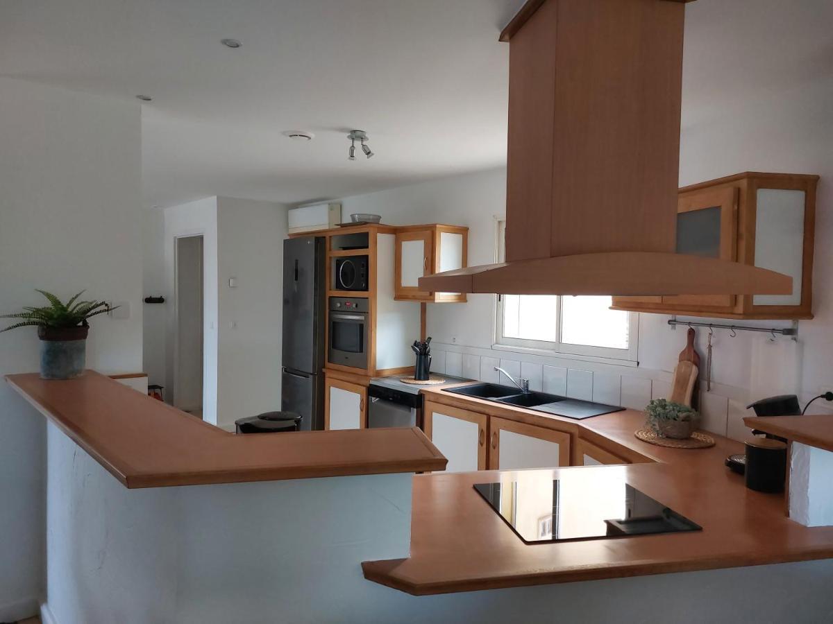 Beautiful Villa With A Stunning View Roujan Ngoại thất bức ảnh