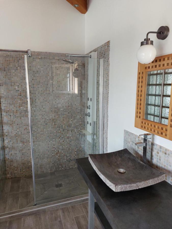 Beautiful Villa With A Stunning View Roujan Ngoại thất bức ảnh